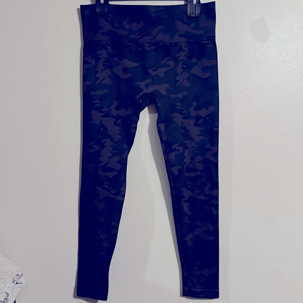Womens camo leggings
